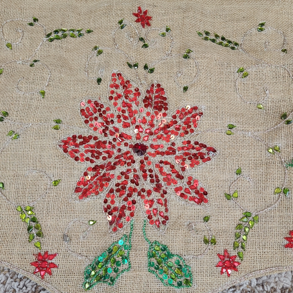 Pier 1 2pc Beaded Christmas Tree Skirt and Fireplace Mantel Set - Picture 8 of 12